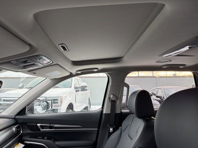 New 2025 Kia Telluride S image 10