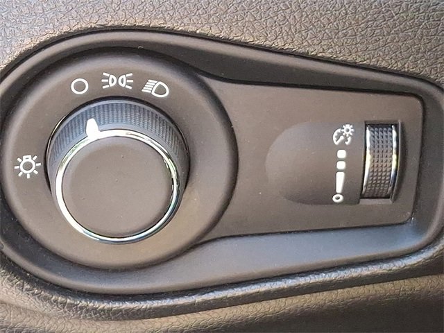 Used 2023 Jeep Renegade Latitude image 23