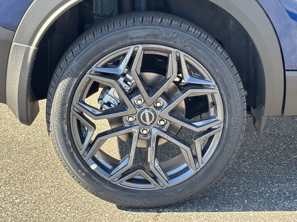 New 2026 Nissan Kicks SR image 7