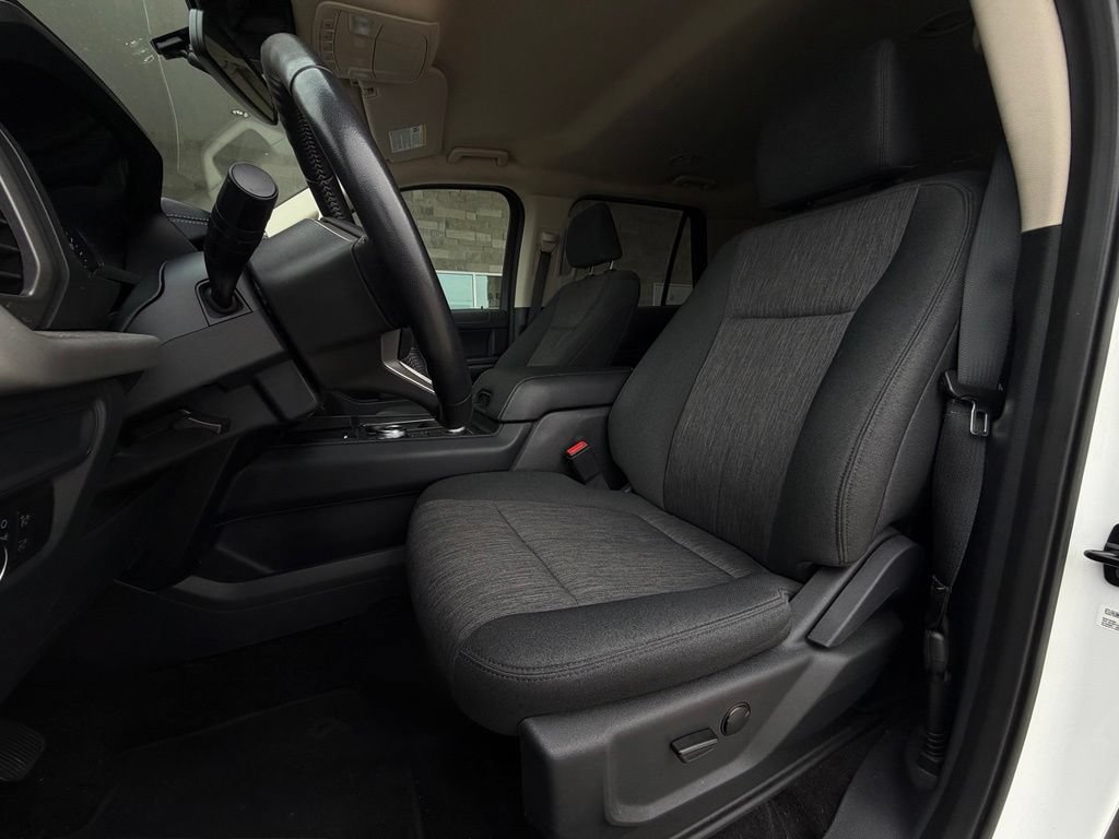 Used 2022 Ford Expedition XLT AWD/4WD image 4