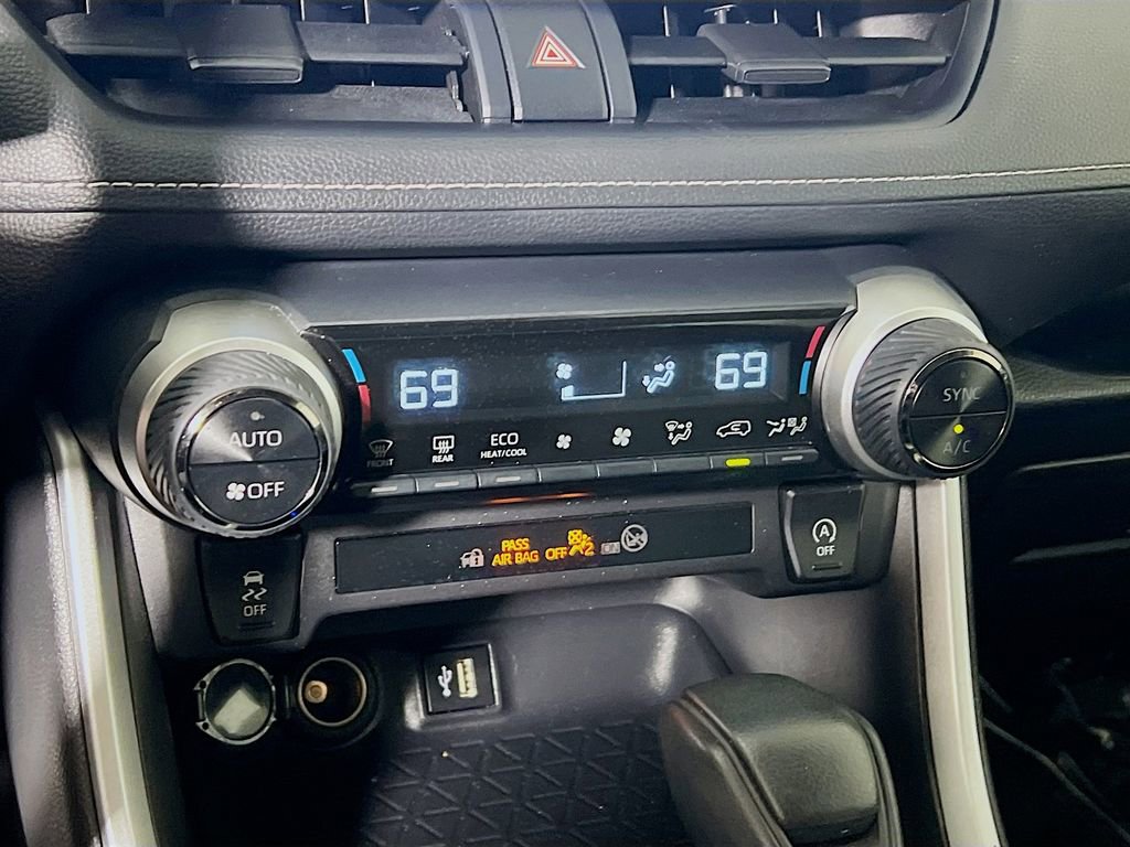 Certified 2025 Toyota RAV4 XLE AWD/4WD image 15