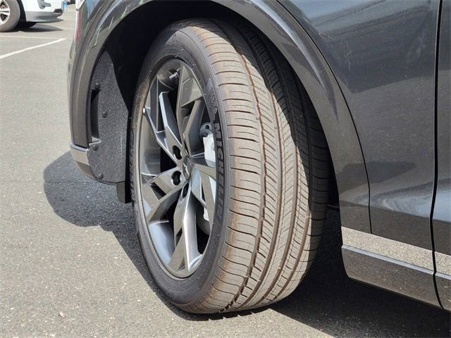 Used 2025 Genesis Electrified GV70 Advanced w/ Prestige Package image 39