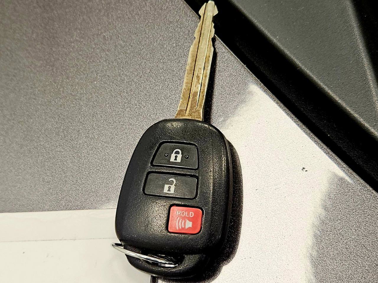 Used 2015 Toyota Prius C Two image 31