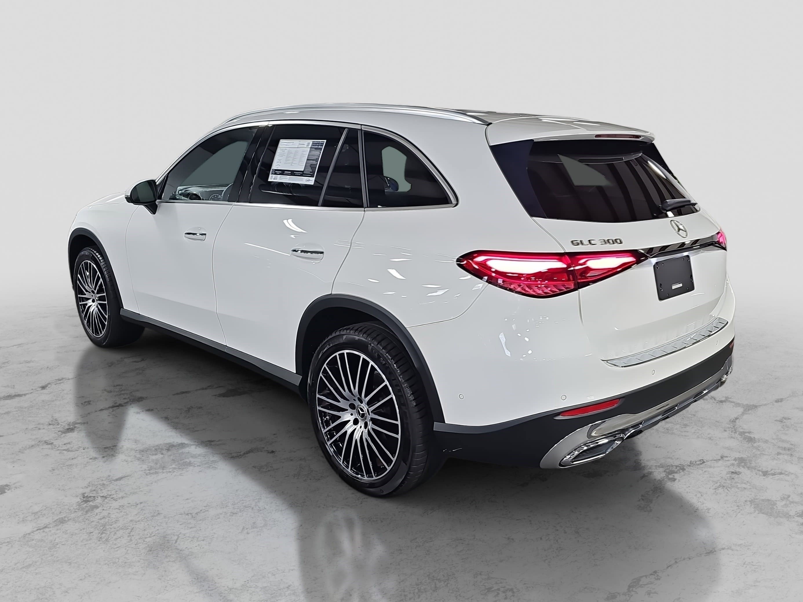 Used 2023 Mercedes-Benz GLC 300 image 8