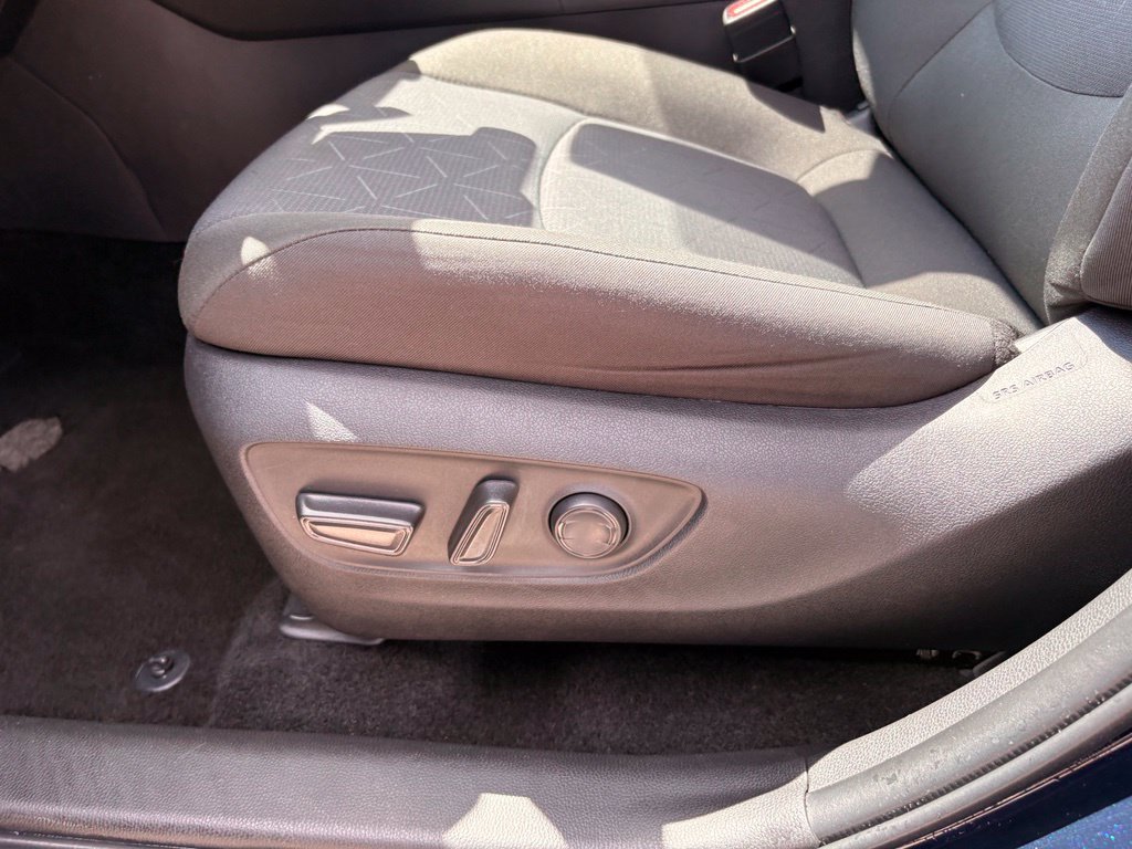 Used 2025 Toyota RAV4 XLE AWD/4WD image 34