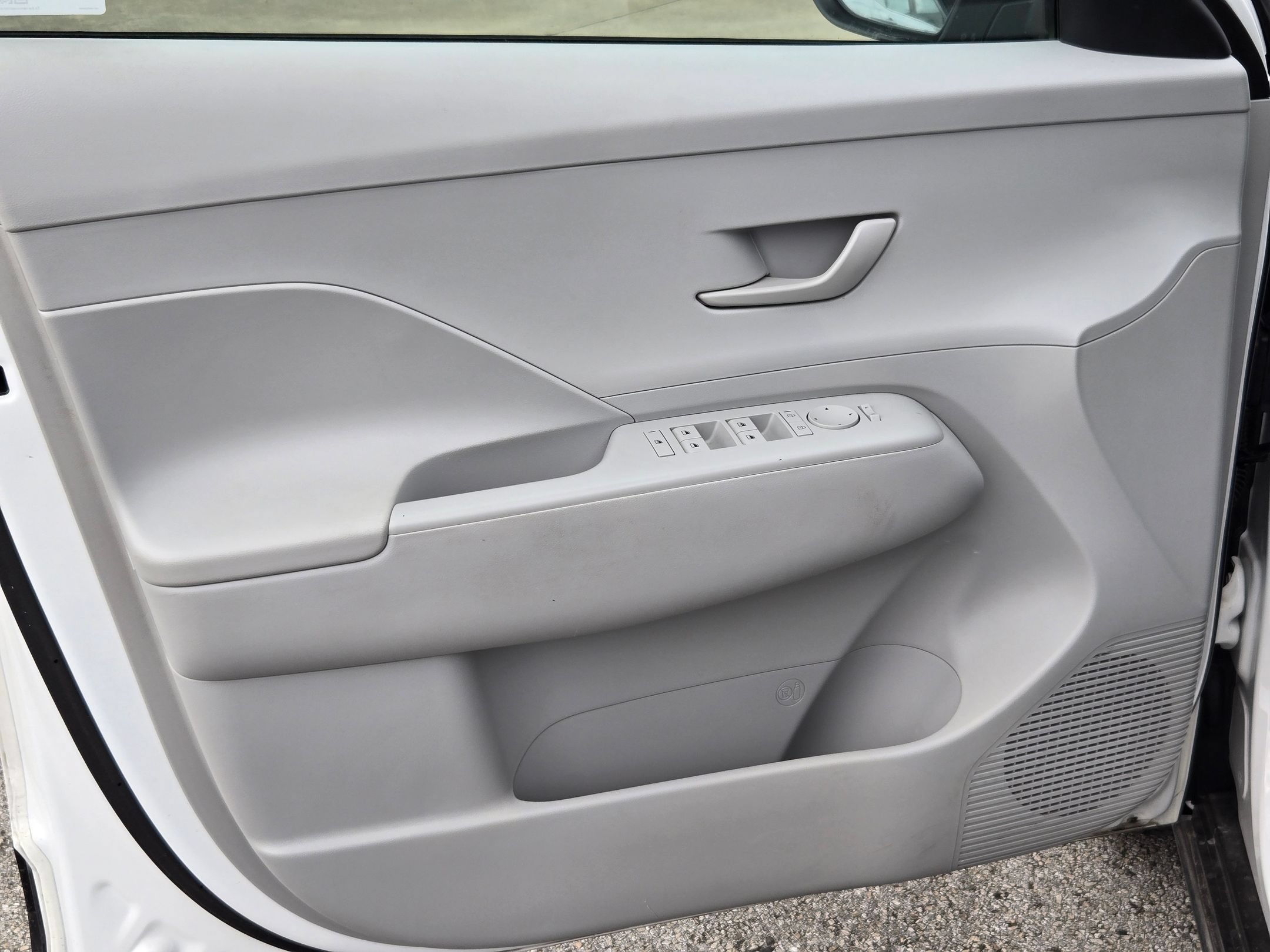 Used 2025 Hyundai Kona SEL FWD image 10