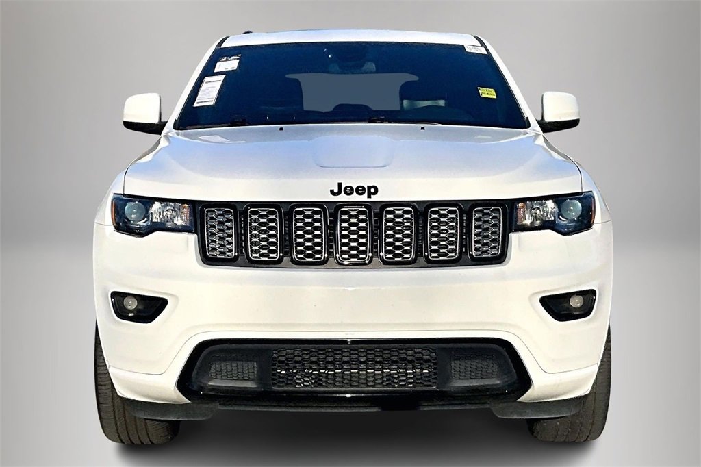 Used 2021 Jeep Grand Cherokee Laredo X image 4