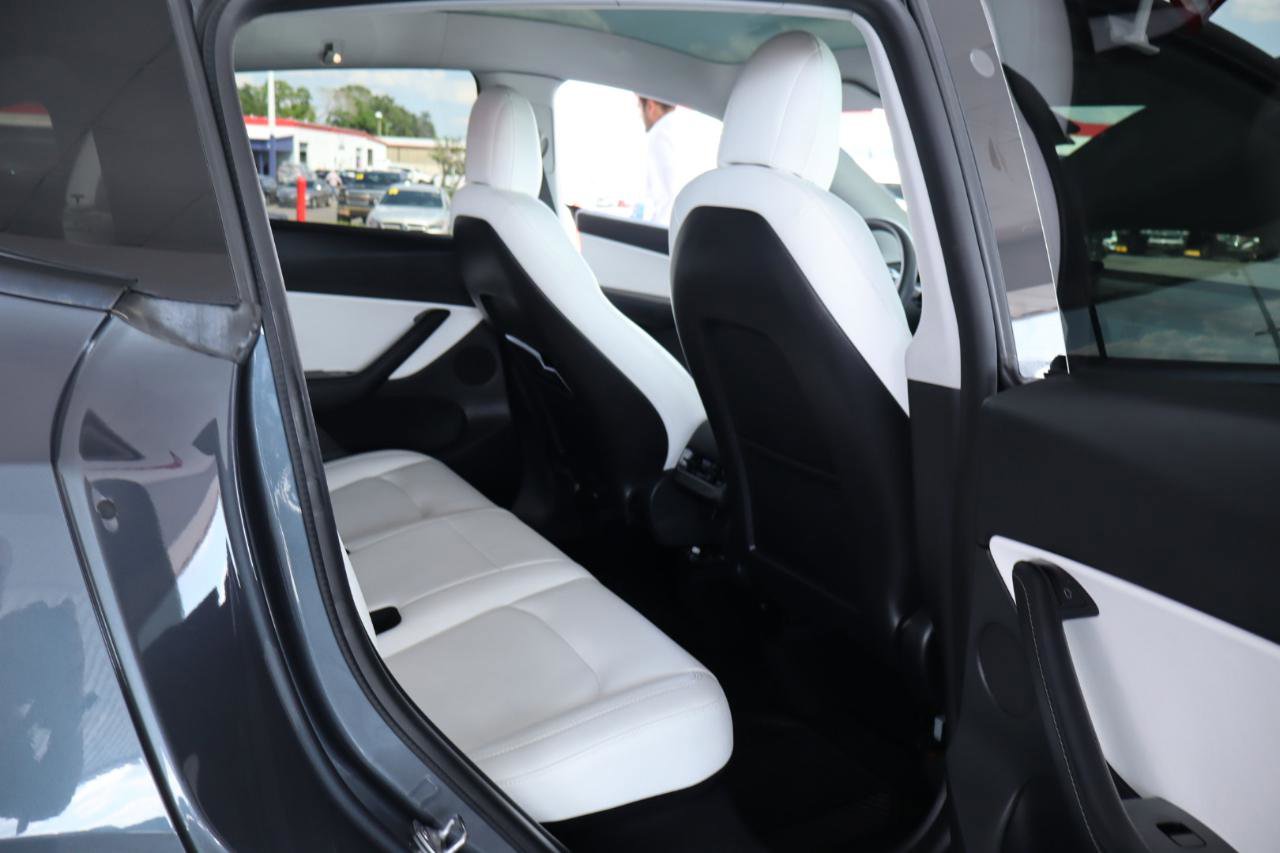Used 2021 Tesla Model Y Long Range image 32