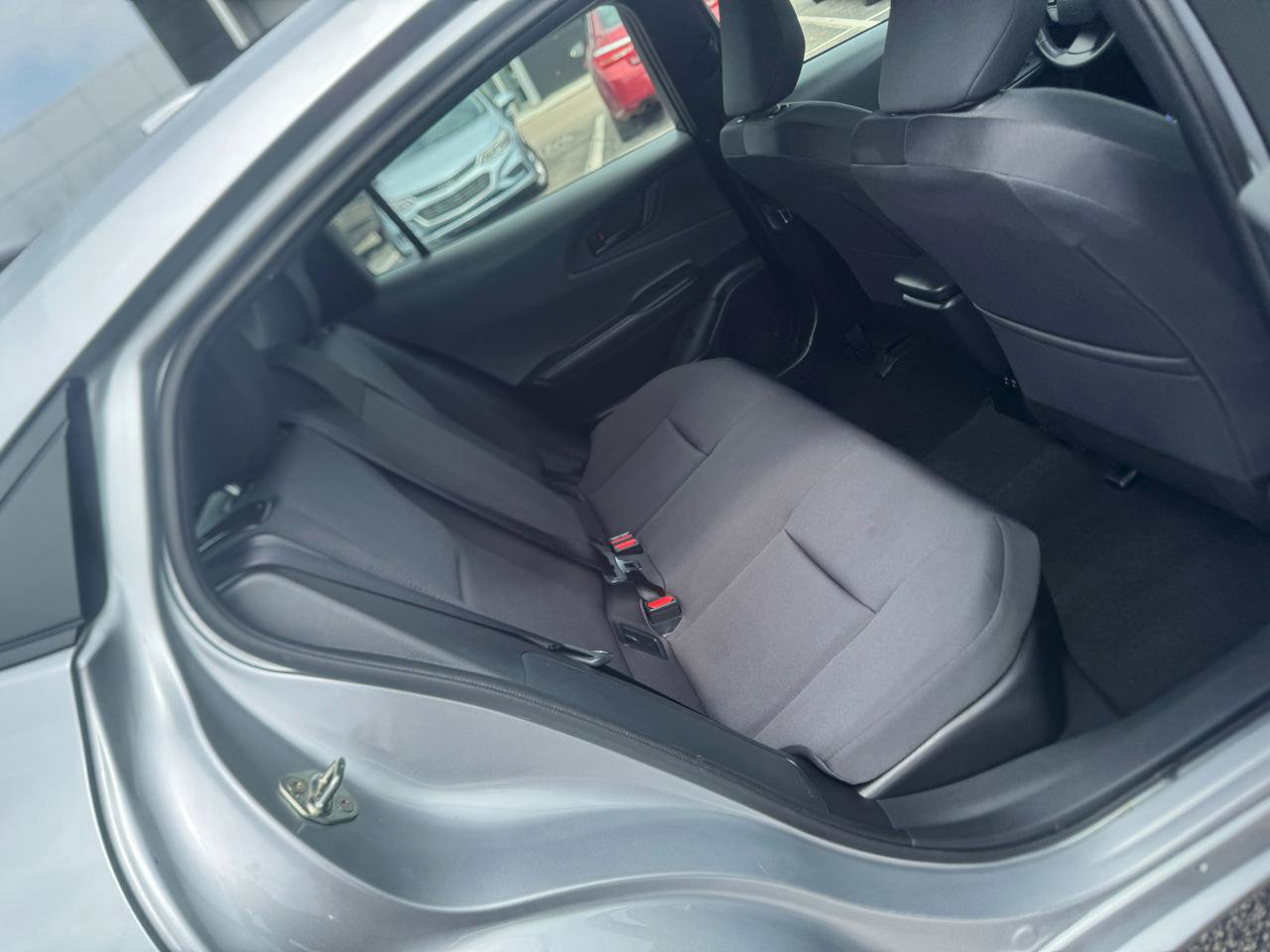 Used 2025 Toyota Prius LE image 28