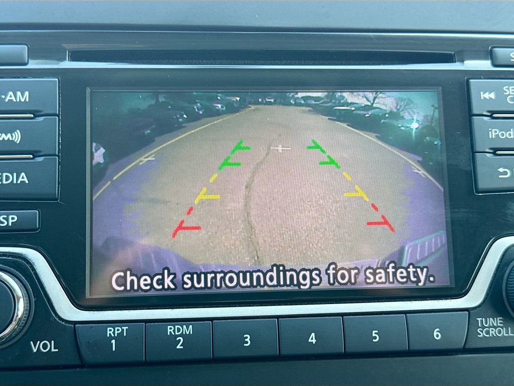 Used 2018 Nissan Frontier SV image 16