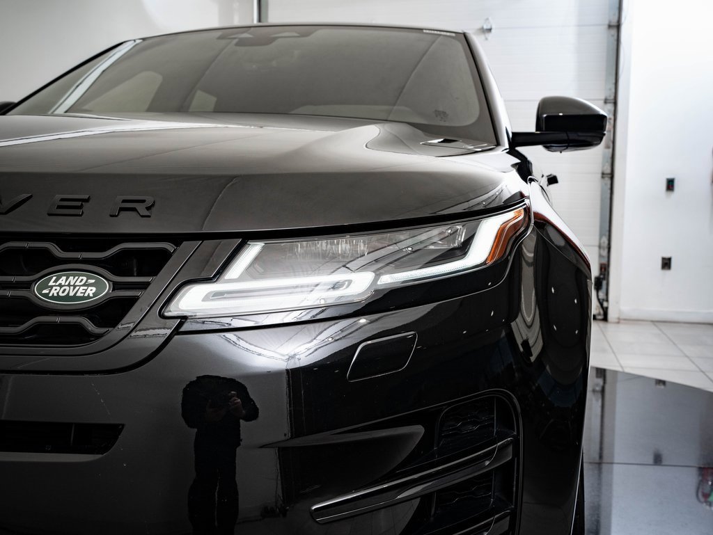 Used 2023 Land Rover Range Rover Evoque R-Dynamic SE image 15