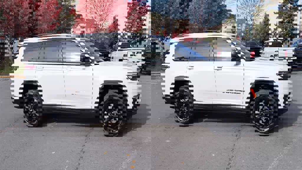 New 2025 Jeep Grand Cherokee L Limited w/ Luxury Tech Group II image 2