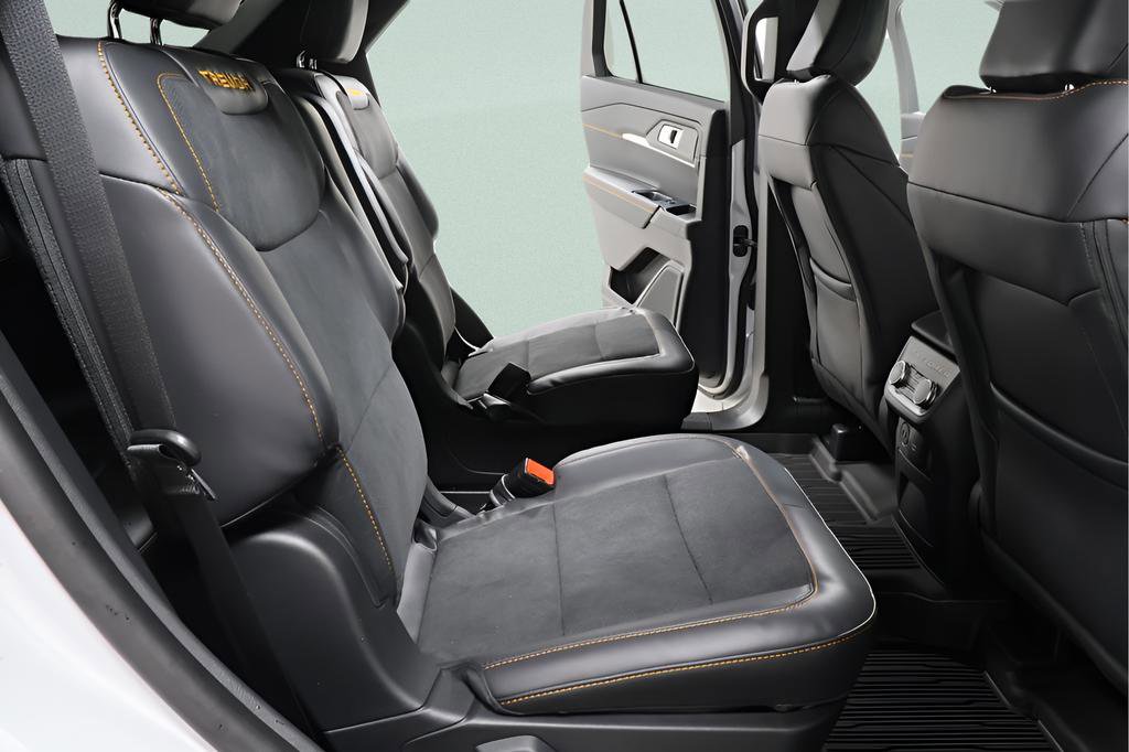 New 2026 Ford Explorer Tremor w/ Tremor Convenience Package image 31