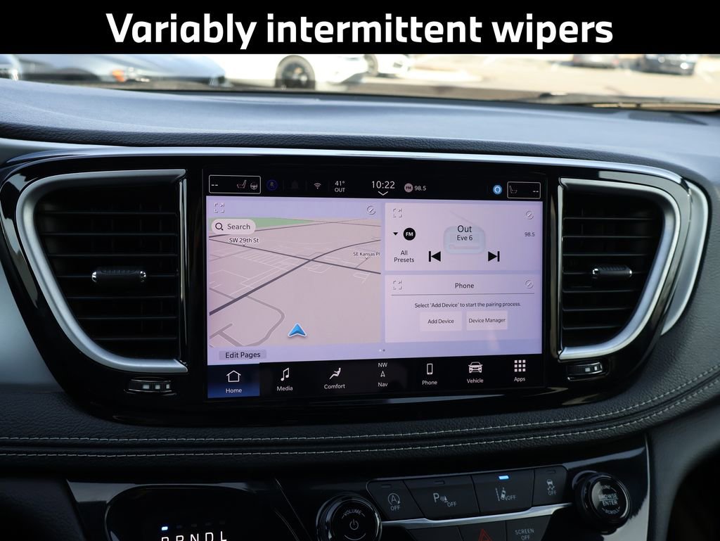 Used 2025 Chrysler Pacifica Limited image 26