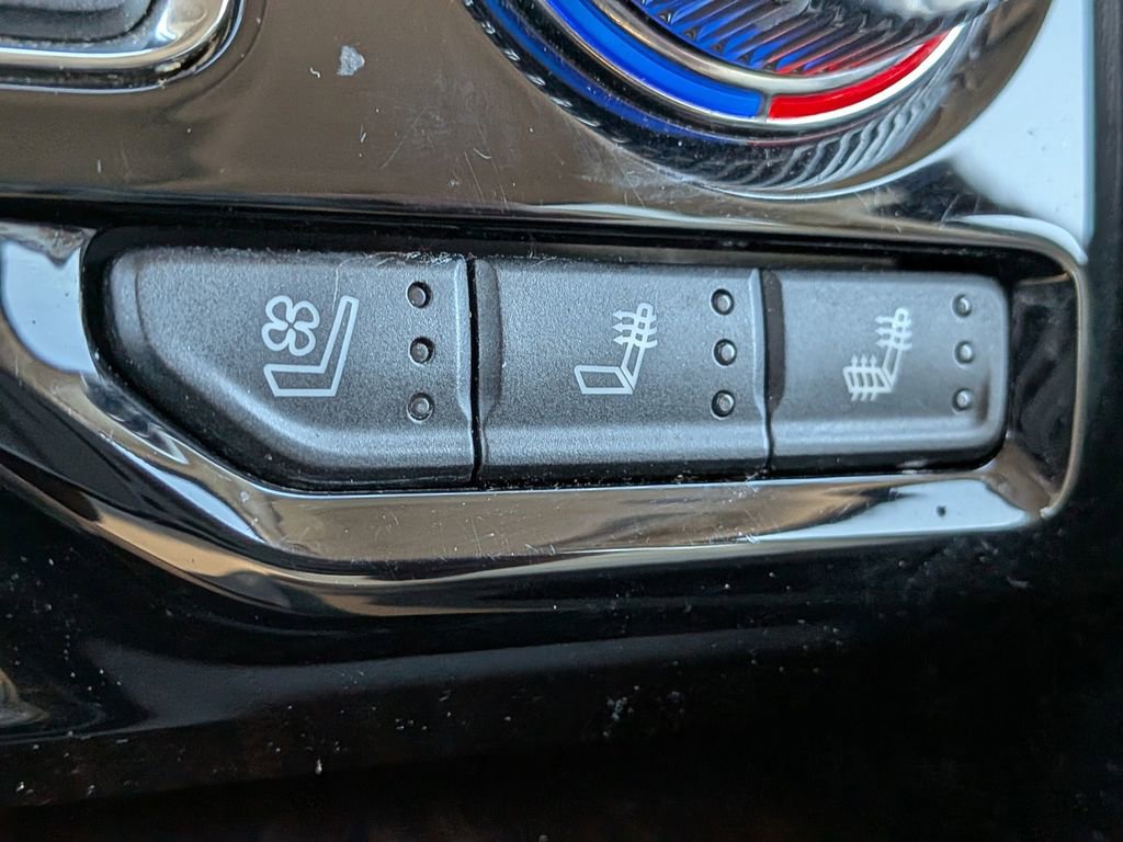 Used 2021 GMC Yukon Denali w/ Denali Premium Package image 24