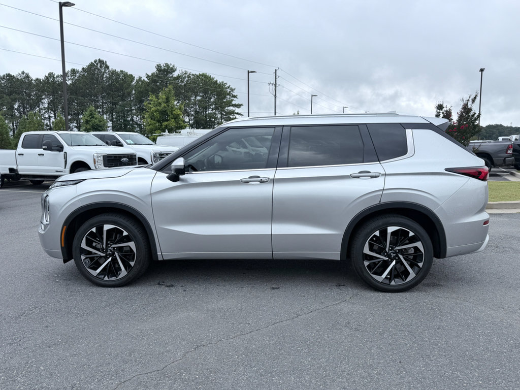 Used 2024 Mitsubishi Outlander SEL FWD image 5