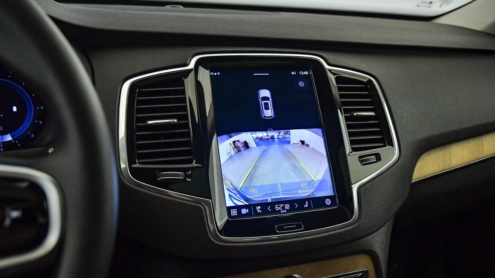 Used 2025 Volvo XC90 B6 Plus image 26