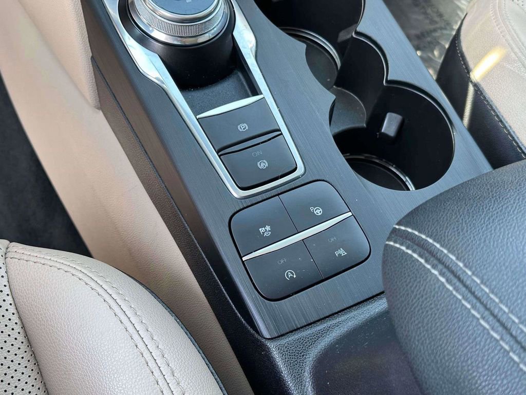 Used 2021 Ford Escape Titanium AWD/4WD image 30