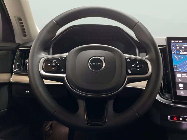 Used 2025 Volvo XC90 B6 Plus w/ Protection Package Premier AWD/4WD image 10