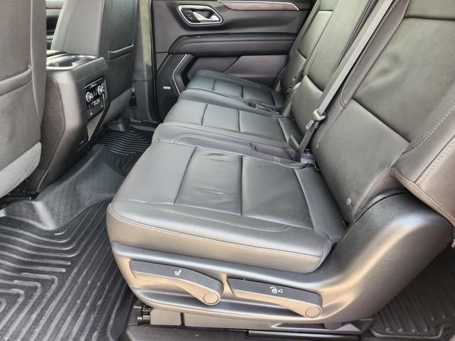 Used 2023 Chevrolet Suburban Z71 w/ Luxury Package AWD/4WD image 30