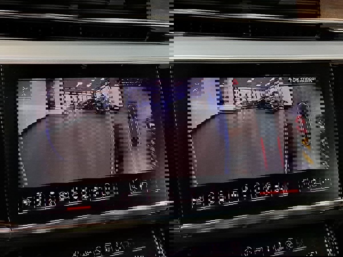 Used 2021 Audi A8 L 4.0T w/ Executive Plus Package image 33