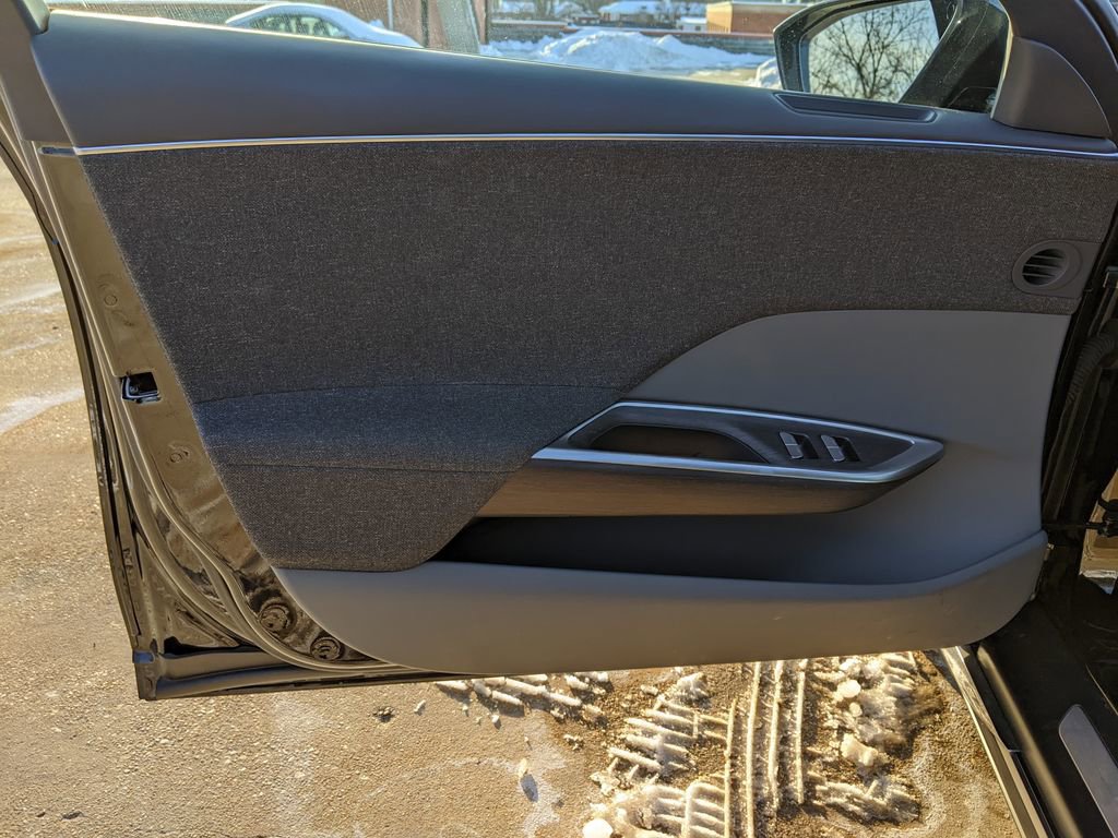 Used 2025 Lucid Air Pure image 9