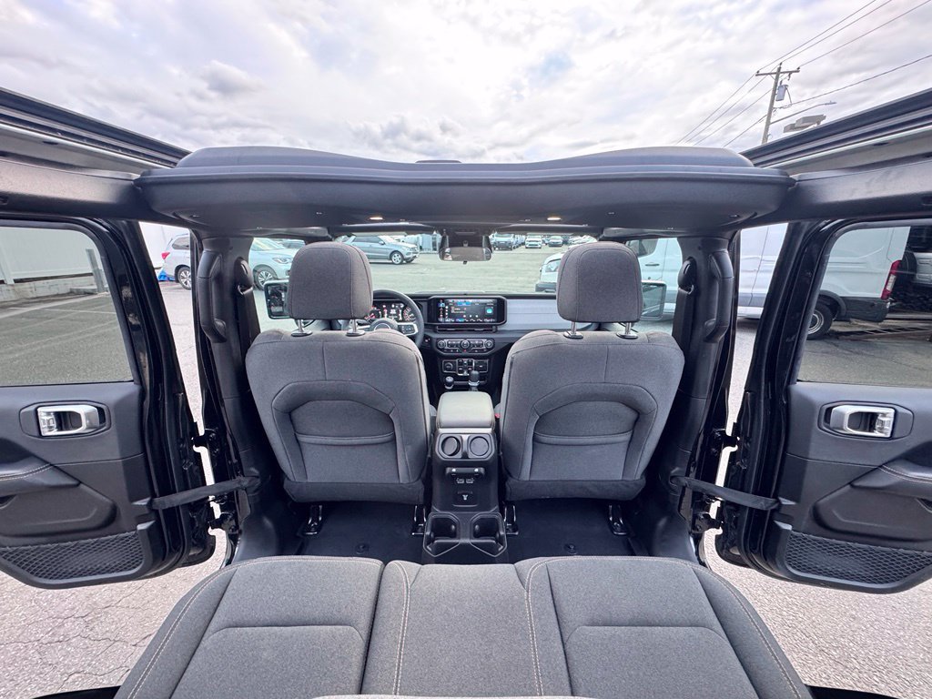 Certified 2026 Jeep Wrangler Unlimited Sahara AWD/4WD image 23