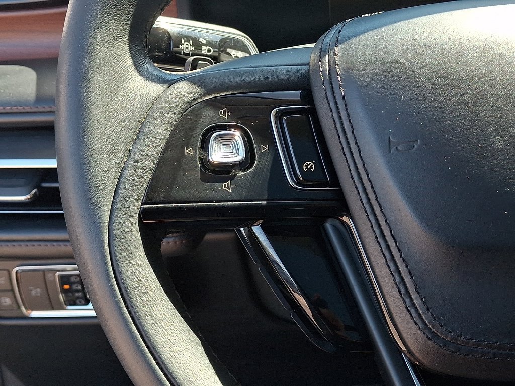 Used 2023 Lincoln Aviator Grand Touring w/ Elements Package Plus AWD/4WD image 23