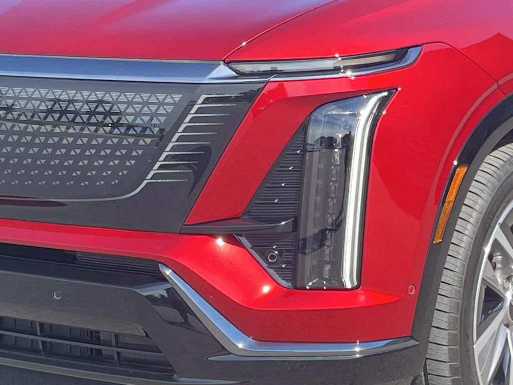 Certified 2026 Cadillac Vistiq Luxury w/ LPO, Floor Liner Package AWD/4WD image 9