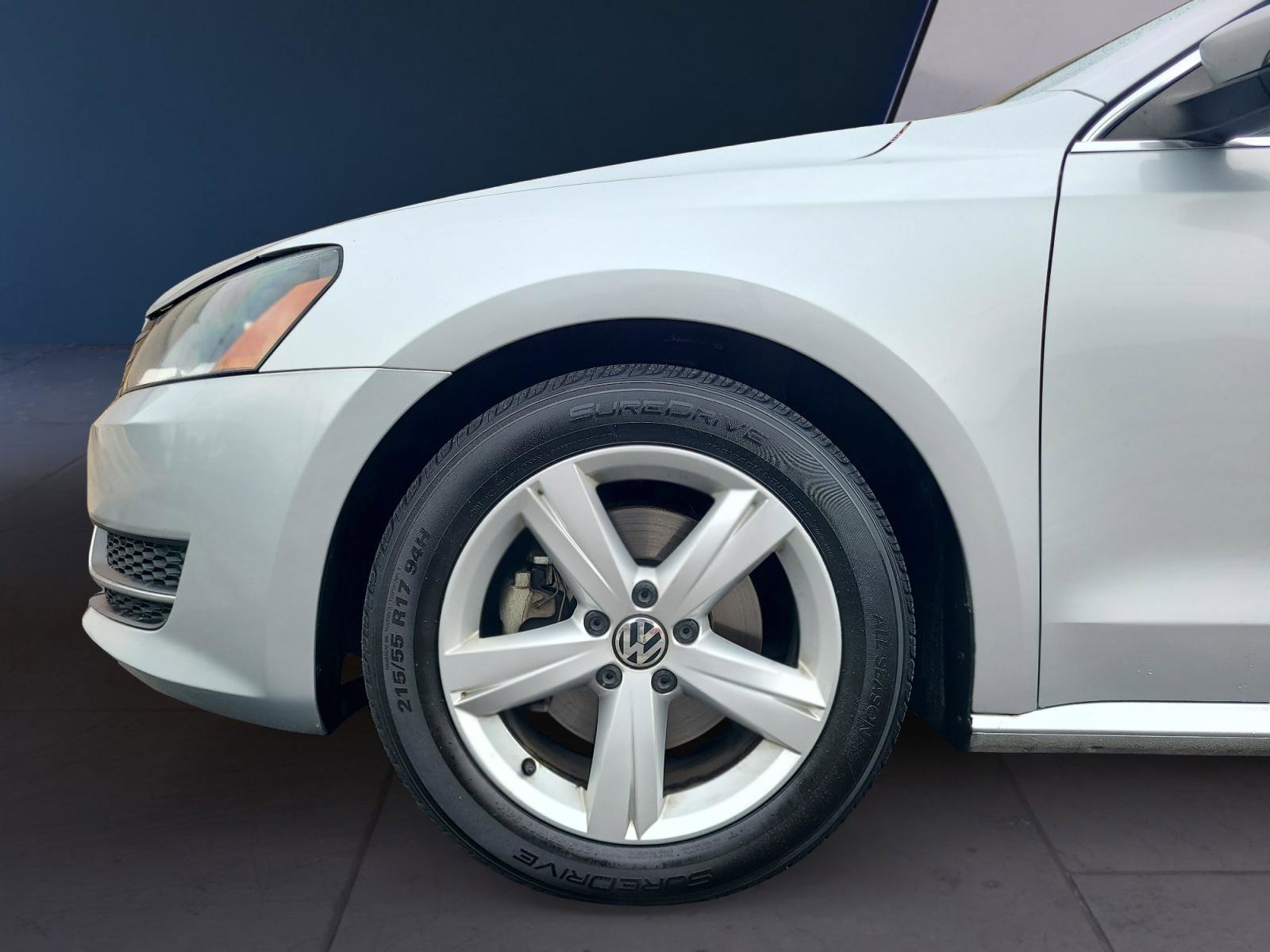 Used 2014 Volkswagen Passat 2.5 SE FWD image 9