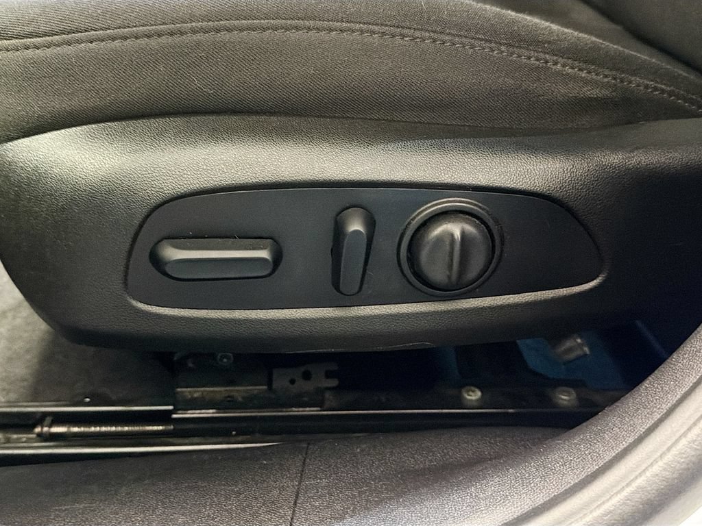 Used 2021 Chevrolet Malibu LT FWD image 18