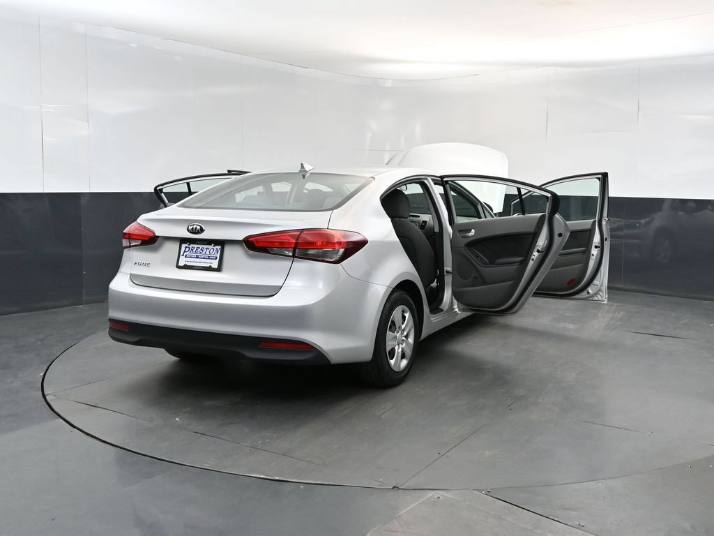 Used 2017 Kia Forte LX FWD image 29