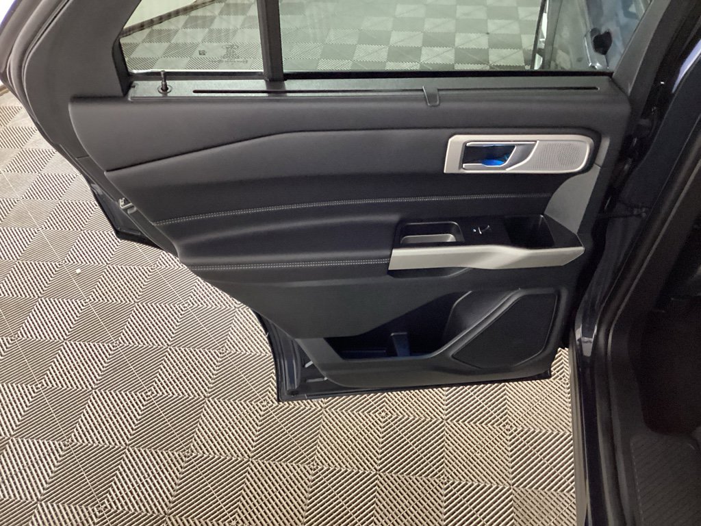 Used 2023 Ford Explorer Limited w/ Limited Technology Package image 16
