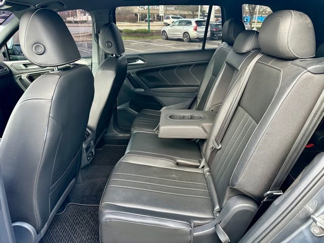Used 2022 Volkswagen Tiguan SE R-Line image 17