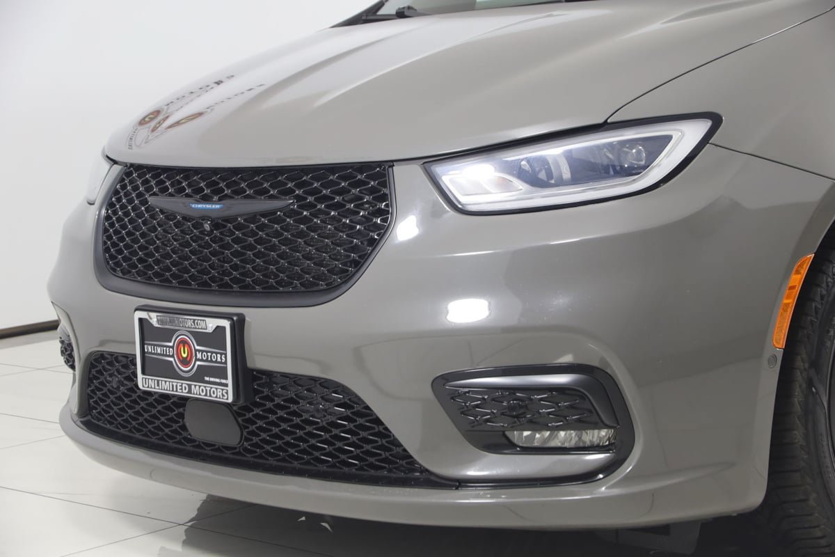 Used 2021 Chrysler Pacifica Touring-L w/ S Appearance Package FWD image 54