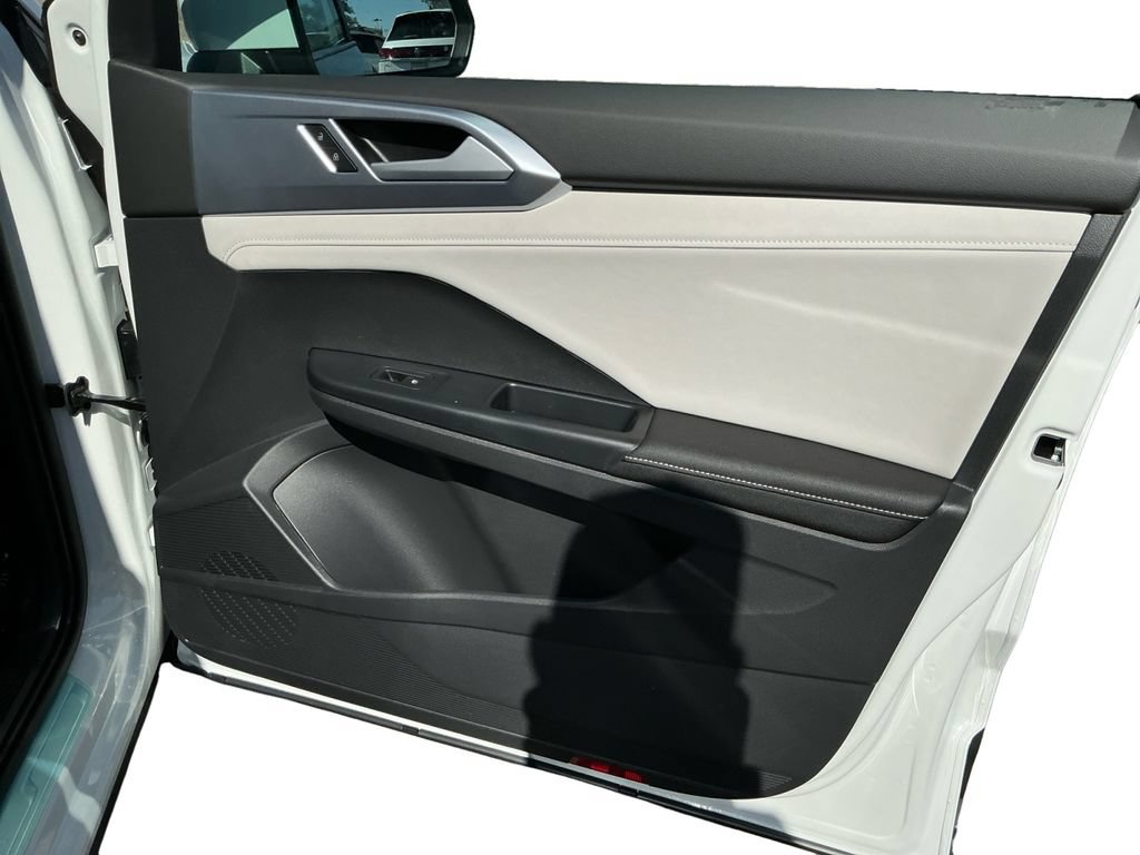 New 2026 Volkswagen Taos SE AWD/4WD image 17