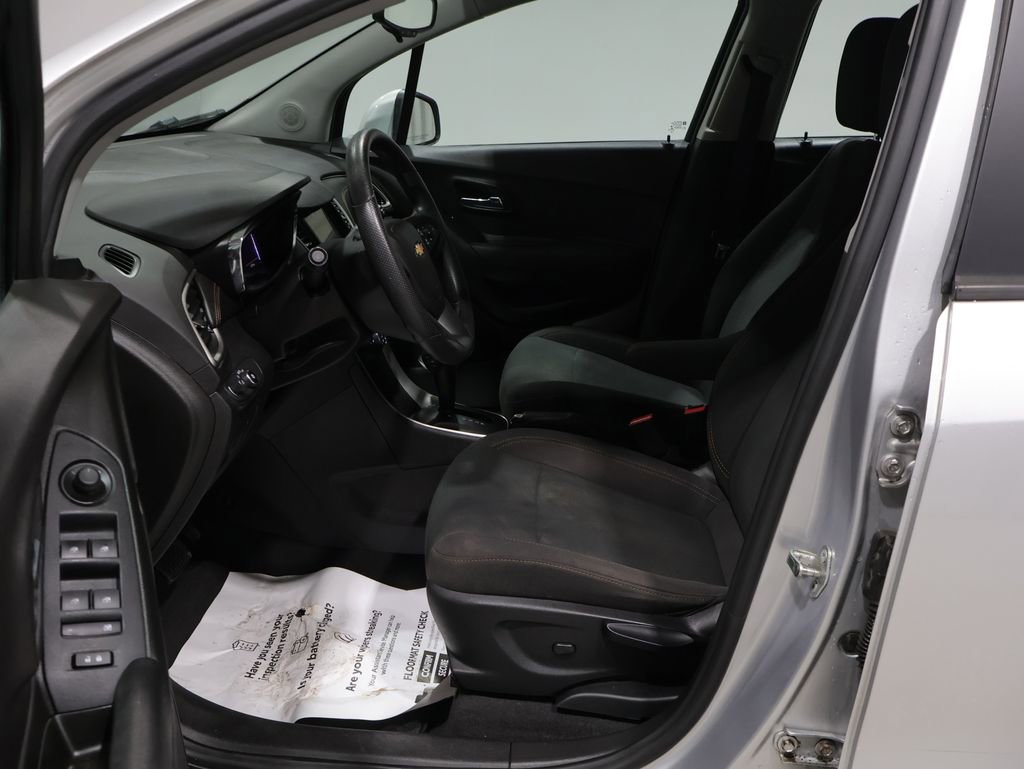 Used 2018 Chevrolet Trax LS image 11