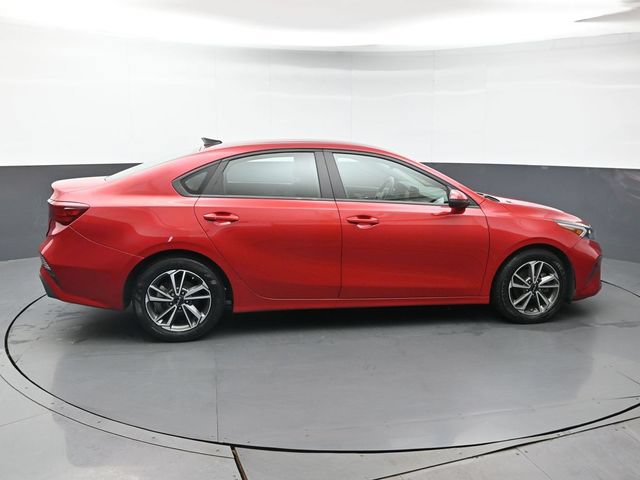 Used 2022 Kia Forte LXS w/ LXS Technology Package FWD image 6