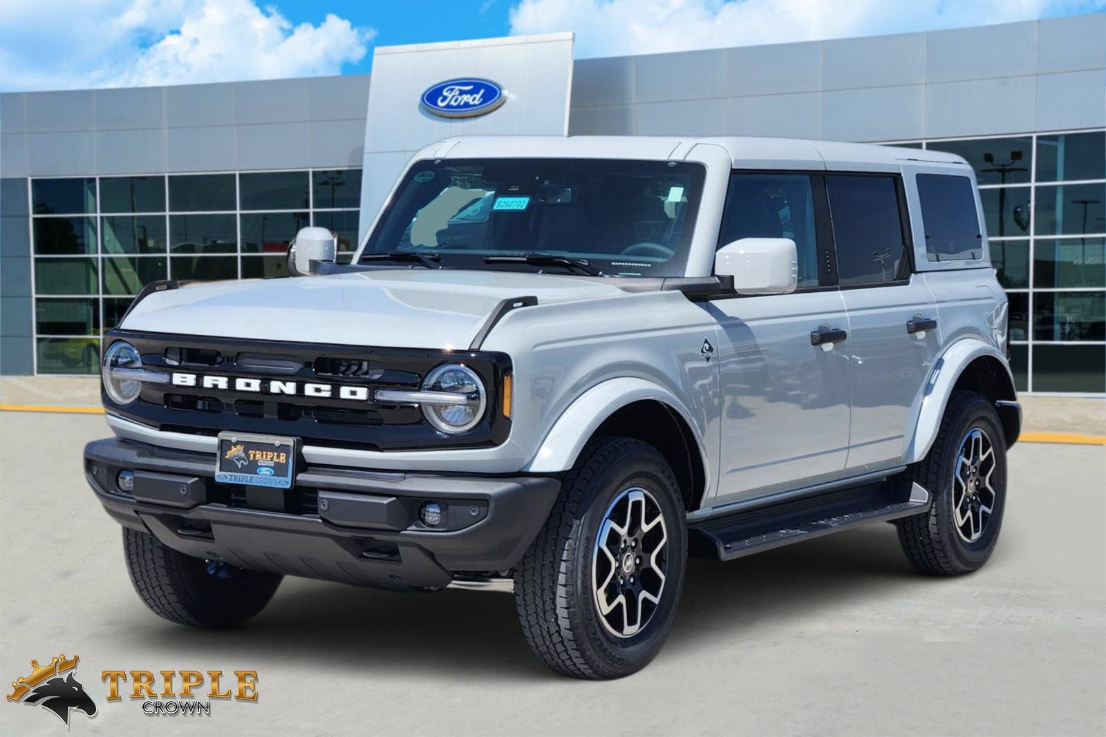 New 2026 Ford Bronco Outer Banks AWD/4WD image 2