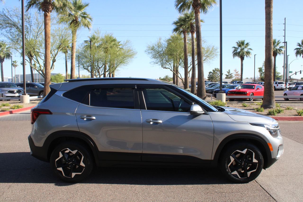 Used 2024 Kia Seltos EX FWD image 6