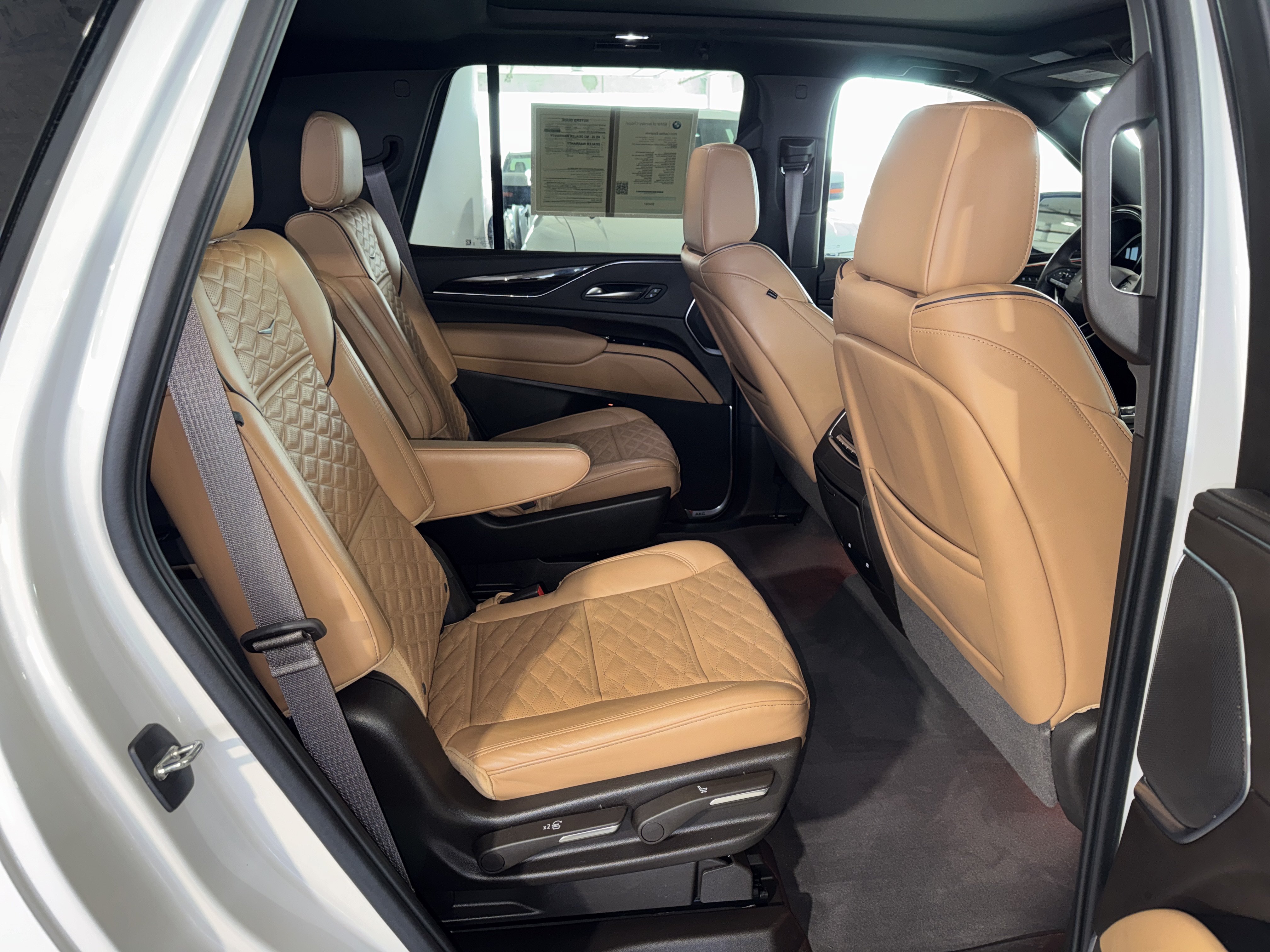 Used 2023 Cadillac Escalade Premium Luxury w/ LPO, Illumination Package AWD/4WD image 12