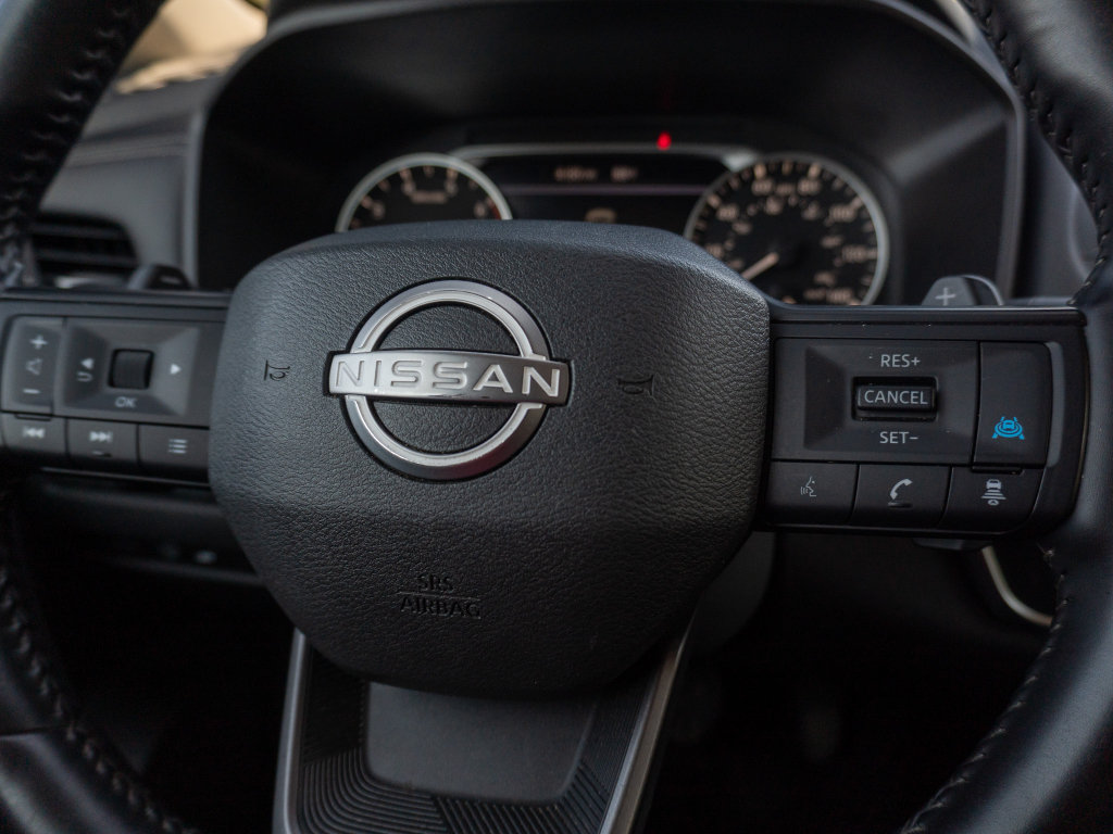 Used 2025 Nissan Rogue SV FWD image 30