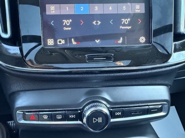 Used 2023 Volvo XC40 B5 Plus image 51