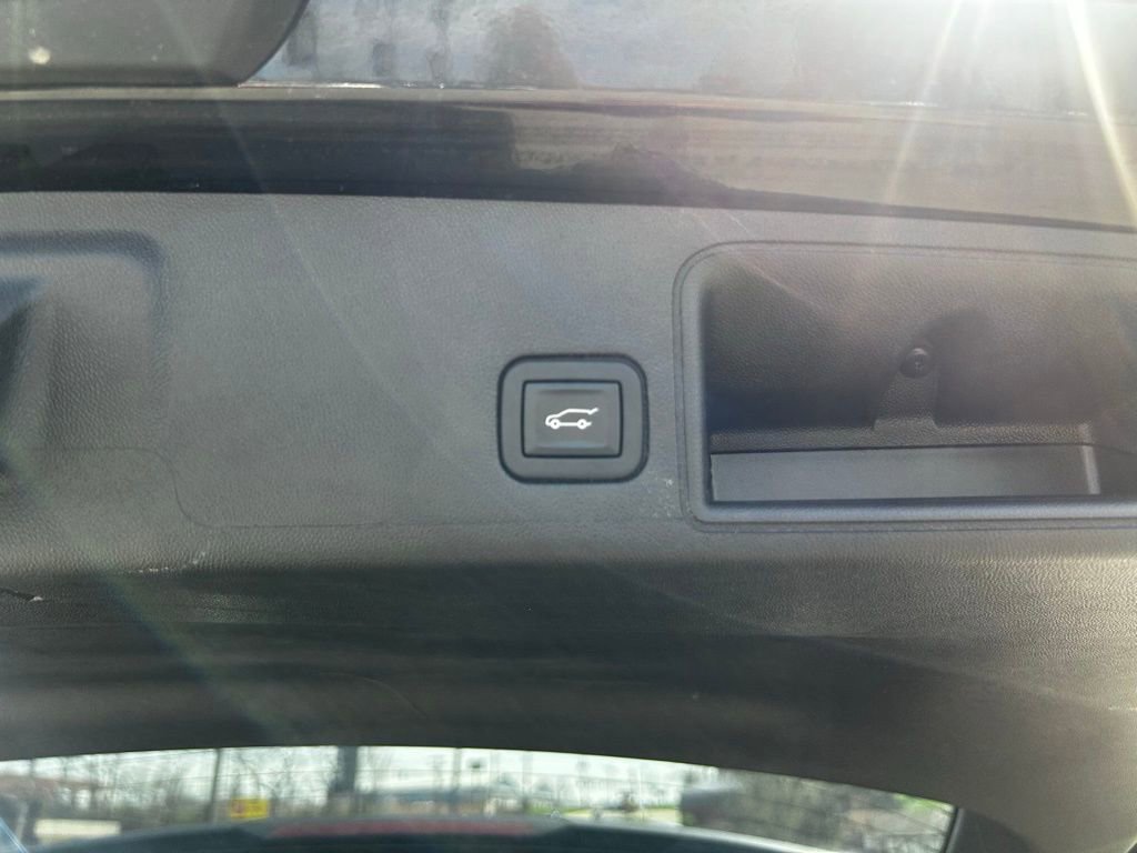 Used 2023 GMC Terrain AT4 w/ Tech Package image 10