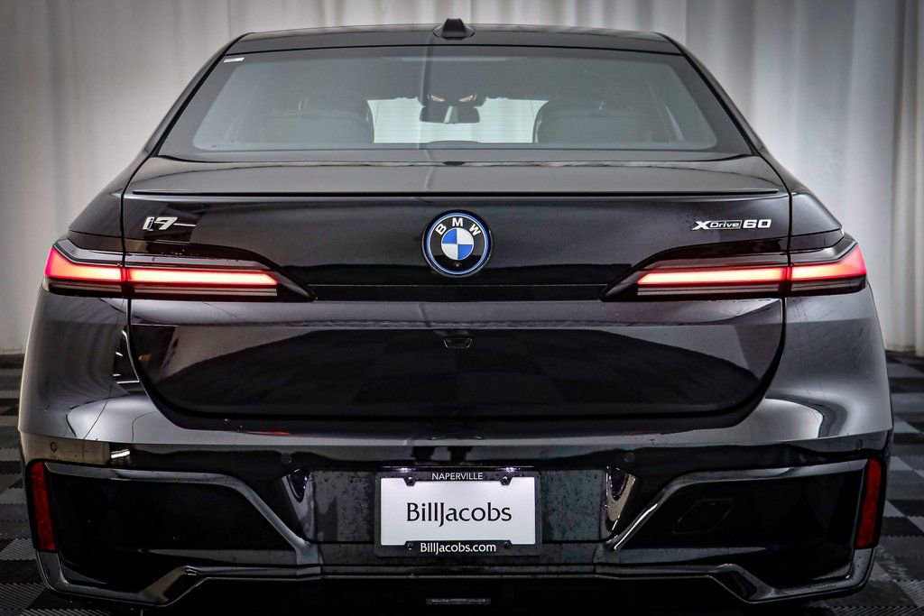 New 2026 BMW i7 xDrive60 w/ Executive Package AWD/4WD image 18