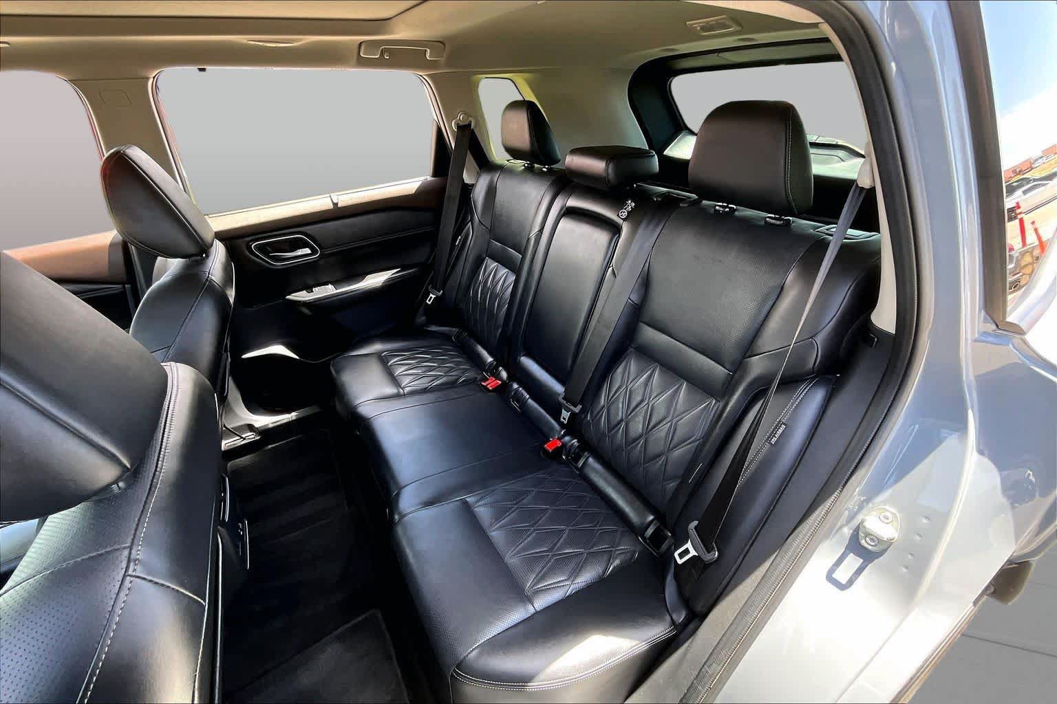 Used 2023 Nissan Rogue Platinum w/ Platinum Premium Package FWD image 20