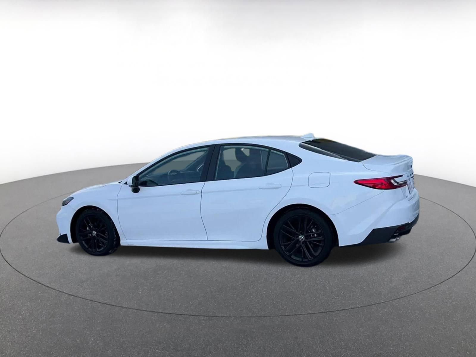 Used 2025 Toyota Camry SE FWD image 10