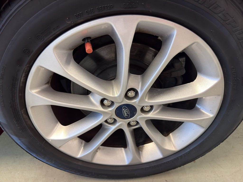 Used 2020 Ford Fusion SE FWD image 34