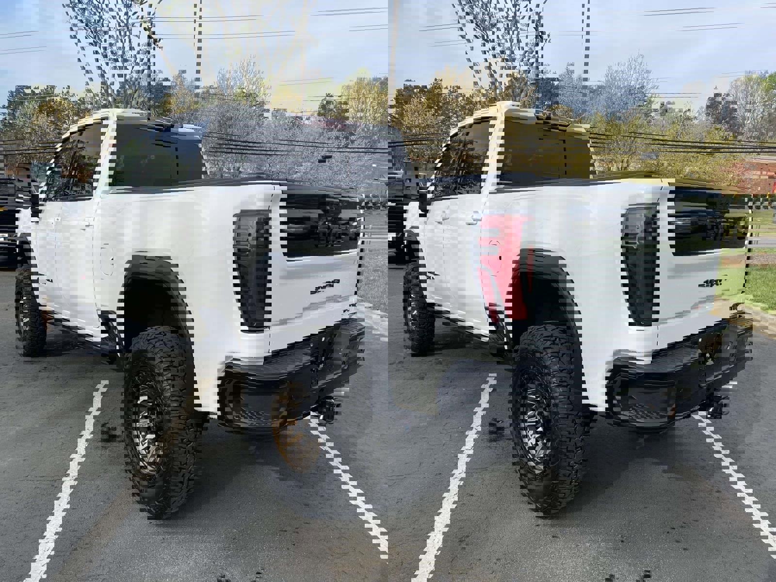 Used 2025 GMC Sierra 2500 AT4X image 7