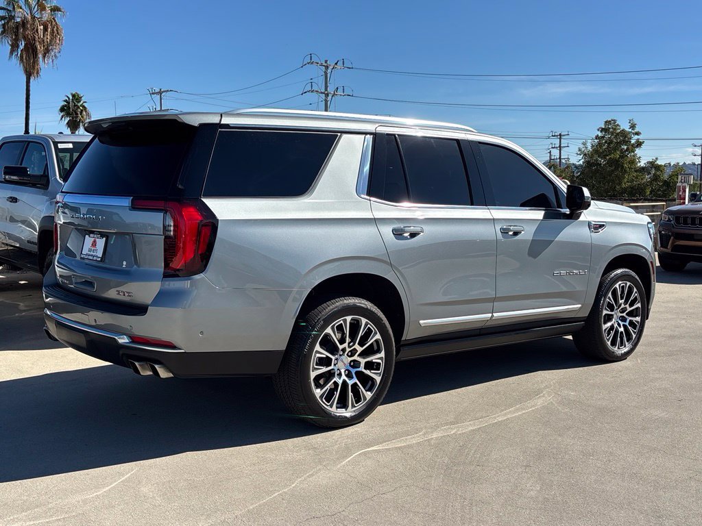 Used 2025 GMC Yukon Denali w/ Sun & Power Step Package AWD/4WD image 3
